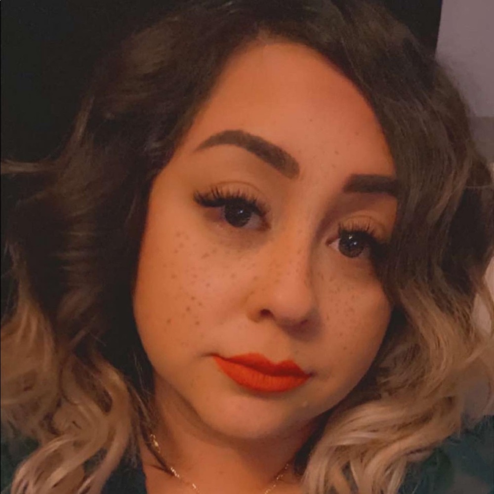 Meet your Posher, Karina